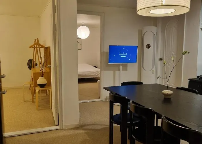 New Open 7-min Walk From Dmc Station, Airport Railroad Direct Line, Hongdae Entrance Station 1 Stop, 3 Bedrooms, 1 Bathroom *